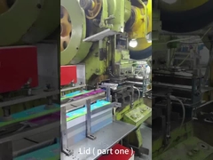 Projete o ovo de Dia das Bruxas deu forma à caixa de presente do chocolate de Tin With Ribbon Hanger Holiday